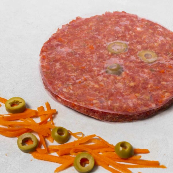 Hamburger con olive e carote